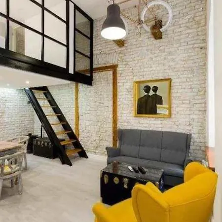 Vintage Vibe: Your Escape Apartment