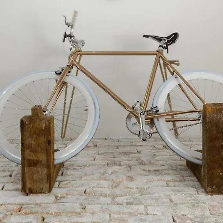 Vintage Vibe: Your Escape Apartment *