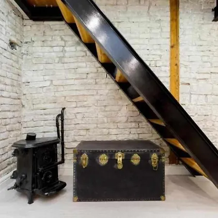 Vintage Vibe: Your Escape Apartment *