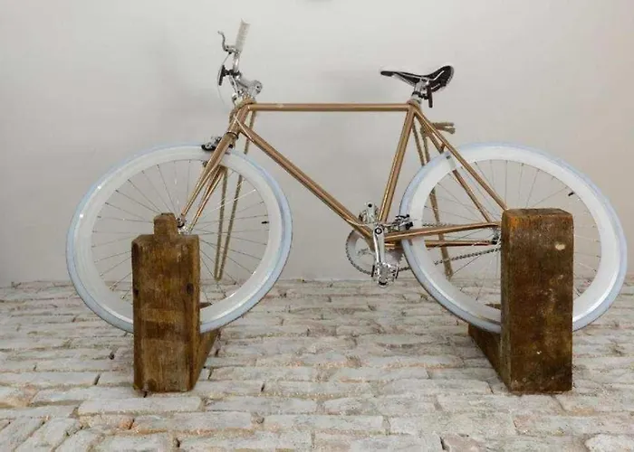 Vintage Vibe: Your Escape Lägenhet *